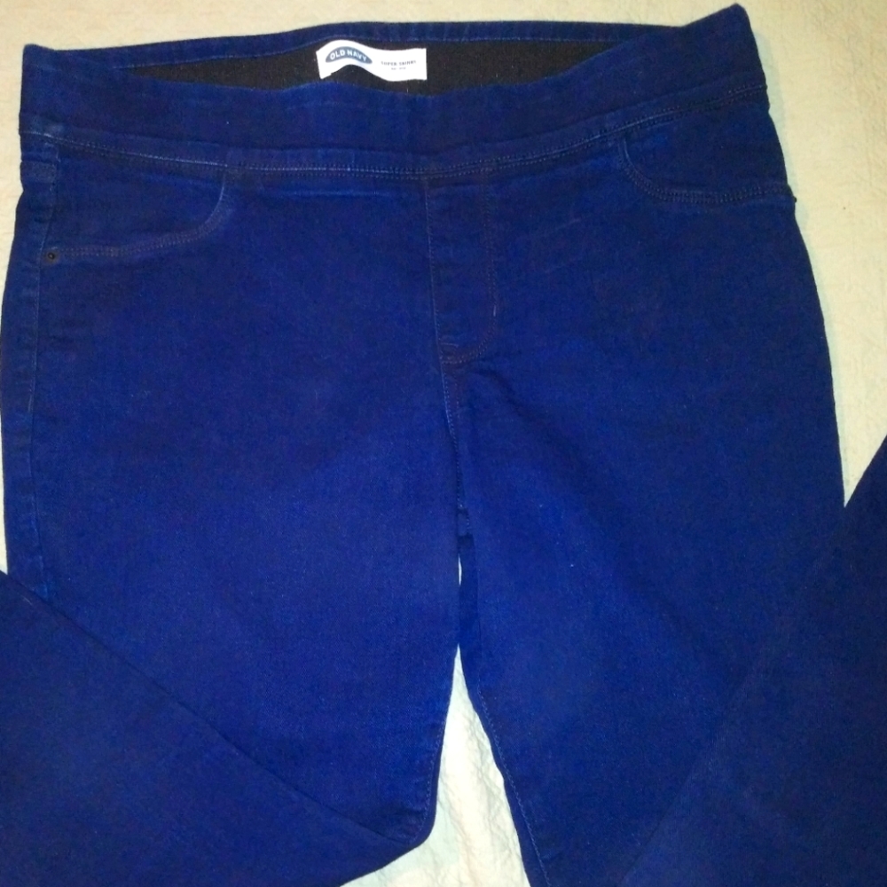 New ( Never worn) Super Skinny Old Navy Stretch Jeans
